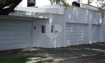 Imagem 4: 4 dormitórios, sendo 4 suítes, Box blindex, Banheira, Área de Serviço