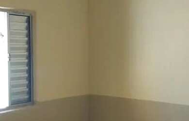 Imagem 4: Vendo casas num terreno com 3 construções 2 casas e um salão