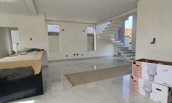 Imagem 6: Casa de condomínio sobrado em fase de acabamento. <br>Possui 235 metros quadrados co