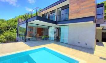 Imagem: Casa Duplex, em Charitas, Niterói, com