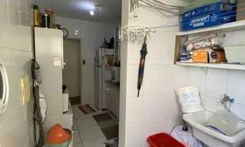 Imagem 4: Apartamento para Venda em Salvador, Costa Azul, 2 dormitórios, 2 banheiros, 1 vaga