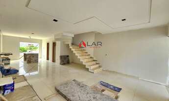 Imagem 5: Casa com maior quintal de Morada De Laranjeiras na serra, de fundos para a reserva