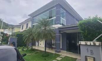 Imagem 2: Casa para aluguel e venda possui 320 metros quadrados com 4 quartos