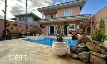 Imagem: Sobrado a venda com quatro quartos sendo