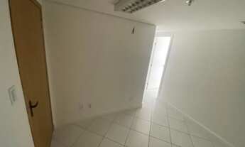 Imagem 3: Sala reformada, medindo 25,50 m², garagem coberta - TK Tower - Pituba