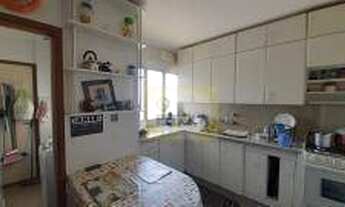 Imagem 6: Lindo apartamento, em andar alto, ótima localização, com sacada e rico em armários