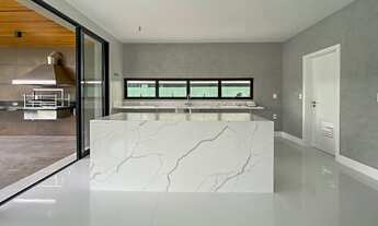 Imagem 5: Casa de condomínio para venda com 655 metros quadrados com 5 quartos