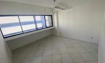 Imagem 2: Sala reformada, medindo 25,50 m², garagem coberta - TK Tower - Pituba