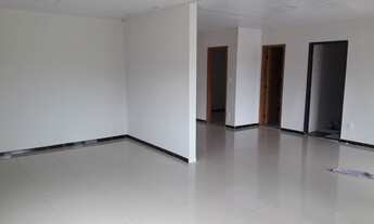 Imagem 7: Vendo Casa no Conj. Beija Flor>Esquina, Piscina, 3 Quartos, Suíte, 4 Garagem, 3 Banheir