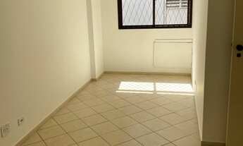 Imagem 4: Excelente Apt 80m c/2 quartos sendo 1 suíte e dependências! Vaga! Cobal! Ventilado! Portar