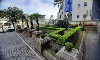 Imagem 4: AP de alto padrão com 310 m² úteis repleto de armários e 2 vagas. Para venda ou locação mo