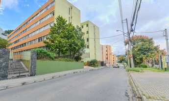 Imagem 2: Apartamento para venda possui 67 metros quadrados com 3 quartos em Cristo Rei - Curitiba