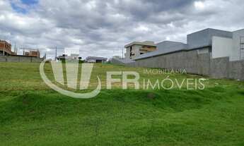 Imagem: Terreno à venda em Condomínio completo