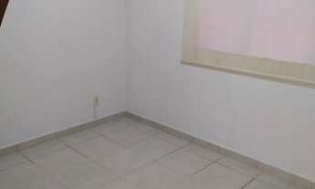 Imagem 7: Apartamento com 02 quartos (01 com armários), sala em dois ambientes, banheiro social, coz