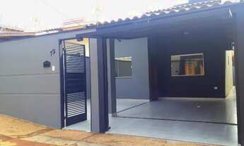 Imagem: Casa com área gourmet e garagem para dois