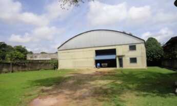 Imagem 4: Amplo galpao em terreno medindo aproximadamente 20.000 m²