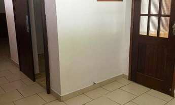 Imagem 7: Casa com 2 quartos, sala, 2 banheiros, cozinha, área de serviço, área externa com garagem