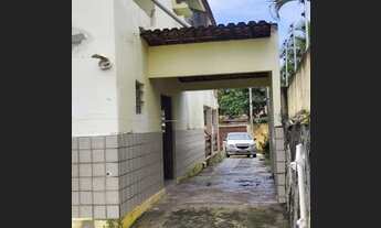 Imagem 4: Casa para aluguel e venda tem 442 metros quadrados com 5 quartos