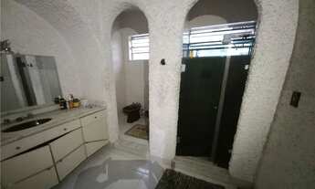 Imagem 6: Casa térrea com 3 quartos, piscina, terraço, dependência completa e próximo ao comercio no