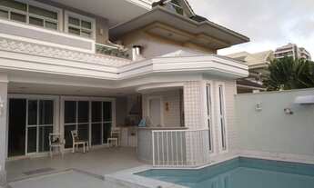 Imagem: Linda casa em condomínio fechado no Rio