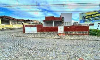 Imagem: Casa comercial de esquina disponível para