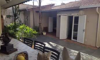 Imagem: Sobrado com suíte e, frente ao CLT