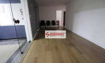 Imagem 2: Ao lado do metrô !!