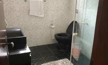 Imagem 6: Casa locação anual 3 dormitório sendo dois suíte praia da enseada