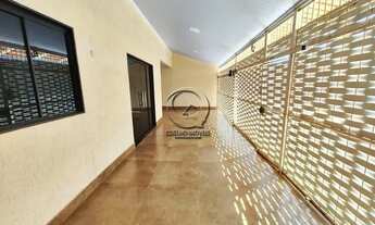 Imagem 2: EXCELENTE OPORTUNIDADE DUAS CASAS NO LOTE COM 05 QUARTOS, GARAGEM, CHURRASQUEIRA PARA ALUG