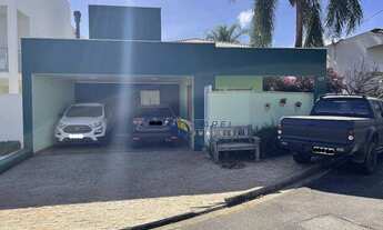 Imagem 4: CASA à VENDA com PISCINA, 3 SUÍTES, ÁREA GOURMET e ADEGA no CONDOMÍNIO EUROVILLE 1!!