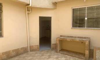 Imagem 6: Casa ampla no Bairro Industrial, 3 quartos, varanda e quintal