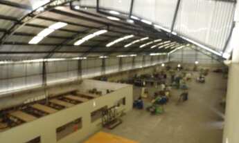 Imagem 7: Amplo galpao em terreno medindo aproximadamente 20.000 m²