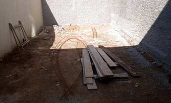 Imagem 2: Casa no bairro Santa Isabel - 02 quartos suítes, excelente localização