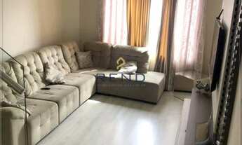 Imagem 2: Sobrado tríplex com três dormitórios no Bairro Atuba