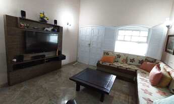 Imagem 5: Casa independente com dois pavimentos em bairro residencial