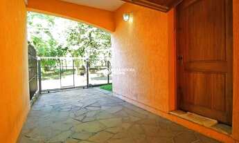 Imagem 4: Casa para venda possui 1858 metros quadrados com 3 quartos em Jardim Lindóia - Porto Alegr