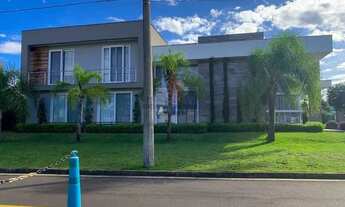 Imagem 3: Casa de condomínio para aluguel tem 286 metros quadrados com 5 quartos