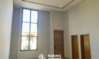 Imagem 3: Casa térrea no condomínio Residencial Laguna, 3 suítes, 5 banheiros e piscina. Com localiz