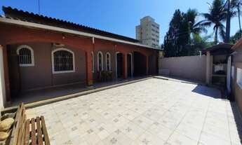 Imagem: Casa com piscina para venda no Jardim Aruan