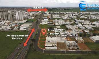 Imagem: Excelente terreno, com área de 1840 m²