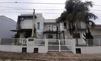 Imagem 2: Sobrado geminado à venda no bairro Pomerânia em Guabiruba/SC