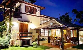 Imagem: Casa Duplex com 05 suítes, dentro de condomínio