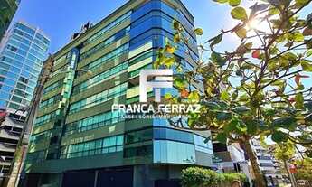 Imagem 4: Apartamento 4 dormitórios frente mar Meia Praia