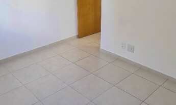 Imagem 2: 2 quartos, com lazer de clube, armários na cozinha e banheiros