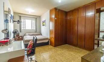 Imagem 4: Excelente Casa Regularizada! 05 Quartos, 04 Suítes, Piscina, Churra. Sauna, 822m2, Arnique