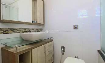 Imagem 6: Casa para venda possui 1858 metros quadrados com 3 quartos em Jardim Lindóia - Porto Alegr