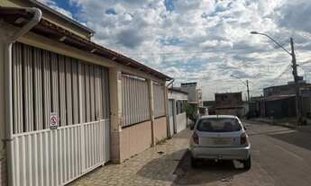 Imagem 2: Casa para venda possui 130 metros quadrados com 5 quartos em Recanto das Emas - Brasília