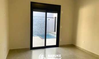 Imagem 6: Casa térrea no condomínio Residencial Laguna, 3 suítes, 5 banheiros e piscina. Com localiz