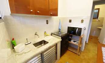 Imagem 5: Kitnet Mobiliada com Vaga de Garagem e Portaria no Canto do Forte, Lado Praia