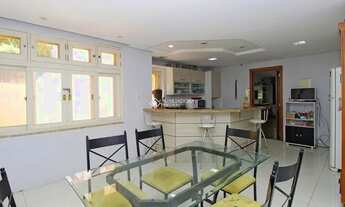 Imagem 2: Casa para venda possui 1858 metros quadrados com 3 quartos em Jardim Lindóia - Porto Alegr